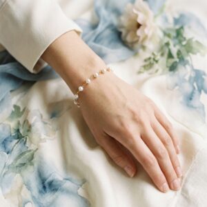 Hand accessories